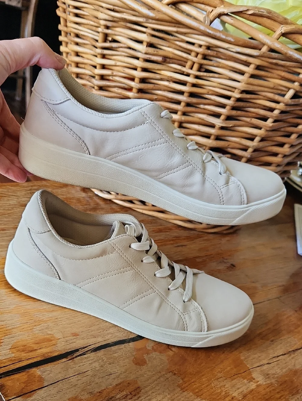 Ryka Viola Classic Lace Up Casual Sneakers Size 8.5 Cream